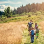 Aktivitas Outdoor Yang Aman Dan Menyenangkan