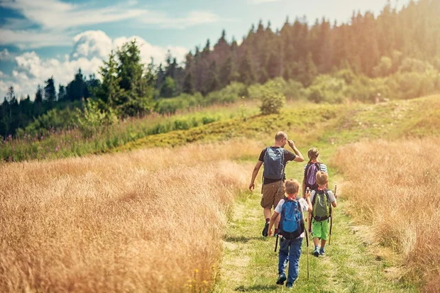 Aktivitas Outdoor Yang Aman Dan Menyenangkan