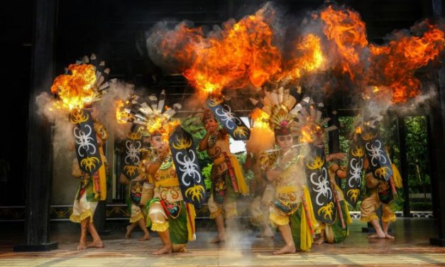 Kebiasaan Masyarakat Yang Menjadi Budaya