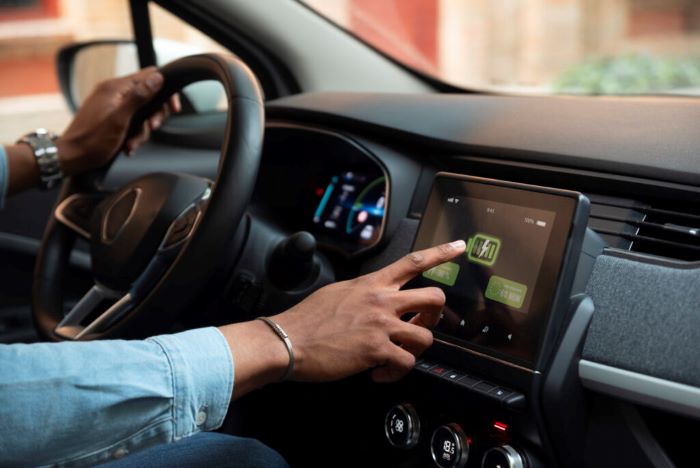 Teknologi Mobil Modern Yang Wajib Diketahui Pengemudi